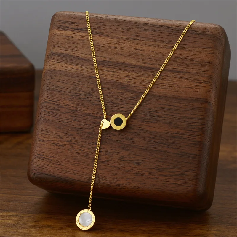 Hochwertige Edelstahl-Kette in modernen, stilvollen Kreis-Design. Langlebig, wasserfest, hypoallergen und alltagstauglich.