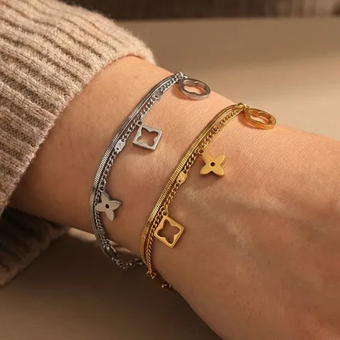 Hochwertiges Edelstahl-Armband, doppelreihig, in edlen goldenen, minimalistischen, rundem Design Rauten. Langlebig, wasserfest, hypoallergen und alltagstauglich.