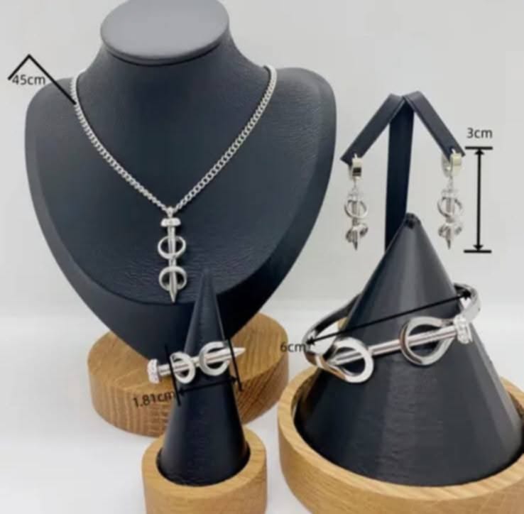 einzigartige Nageloptik Schmuckset