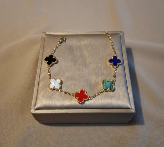 Armband Klee-Design – Schwarz, Weiß, Rot, Grün, Blau