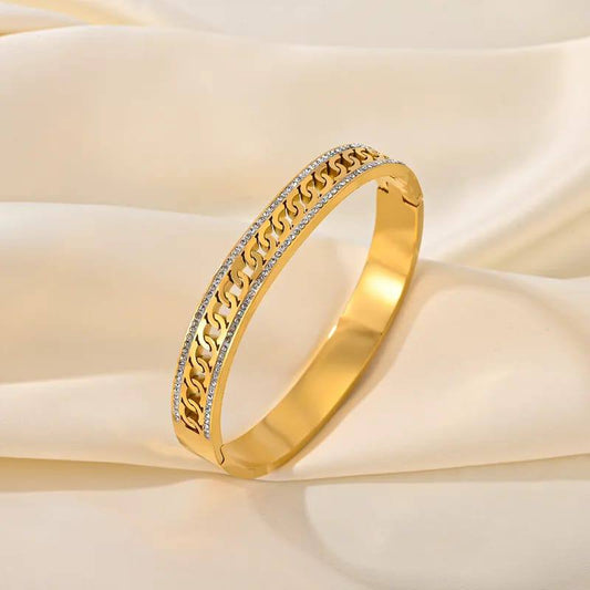 eleganter Armreif edlem Kettendetail