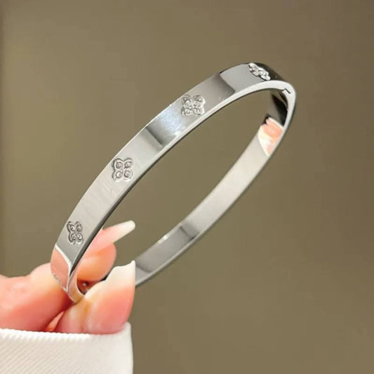 Armreif mit Strass-Sternen