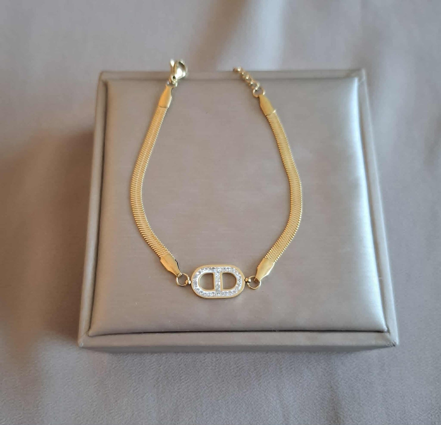 Filigranes Schlangenarmband mit "CD"-Design