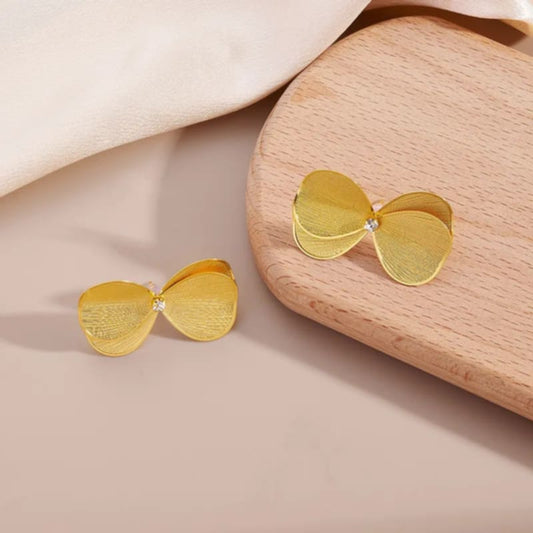 Ohrstecker in feiner Blütenoptik