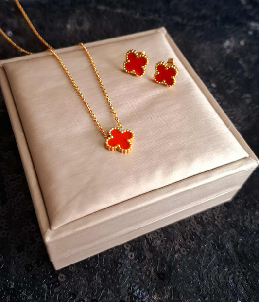 Elegantes Klee-Set in Rot