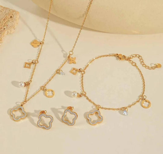 Filigranes 3-teiliges Schmuckset in Kleeoptik mit Strasssteinen & Zirkonia