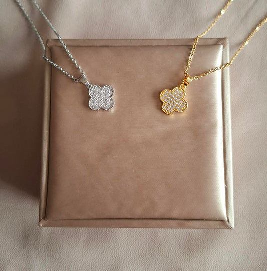 Kette aus Edelstahl (Kleeblatt mit Strass)