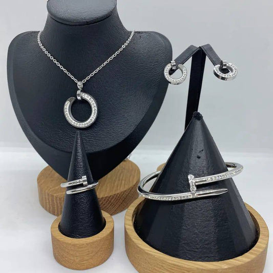 einzigartige Nageloptik Schmuckset