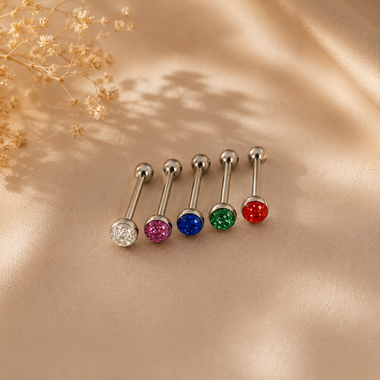 Hochwertiges Edelstahl Zungenpiercing mit Glitzerkugel. Langlebig, nickelfrei, glanzbeständig und wasserfest.