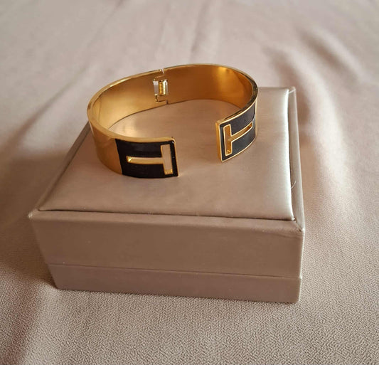 Armreif mit T - für Damen und Herren