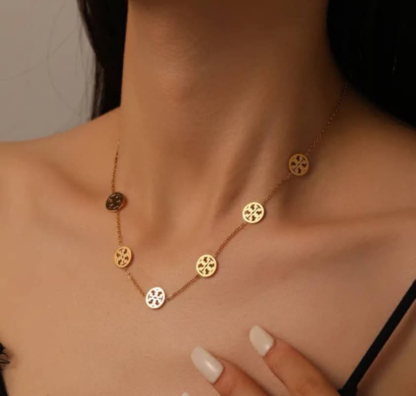 Hochwertige Edelstahl-Kette in edlen, modernen goldenen, rundem Design. Stylisch und minimalistisch. Langlebig, wasserfest, hypoallergen und alltagstauglich.